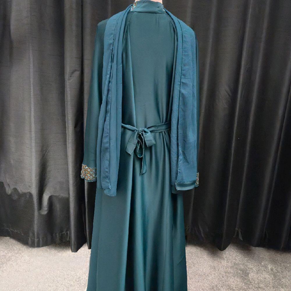 Amara Umbrella 3 Piece Abaya Set with Diamante Embellishments – Available in Teal & Gold Colors